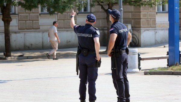 ЛАЖНИ ЗДРАВСТВЕНИ РАДНИЦИ И ХУМАНИТАРЦИ ТРАЖЕ НОВАЦ: Новосадска полиција и ОЈТ раде на идентификацији осумњичених