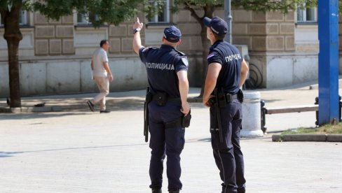 ЛАЖНИ ЗДРАВСТВЕНИ РАДНИЦИ И ХУМАНИТАРЦИ ТРАЖЕ НОВАЦ: Новосадска полиција и ОЈТ раде на идентификацији осумњичених
