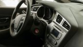 ZA PUNJENJE OD 4.000 DO 6.000 DINARA: Gužve u auto-mehaničarskim radnjama, vozači dopunjavaju klima uređaje
