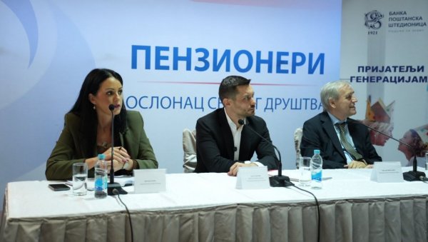 НОВЕ ОЛАКШИЦЕ И ПОВЕЋАЊЕ ЗА ПЕНЗИОНЕРЕ ПРЕ КРАЈА ГОДИНЕ: Огњеновић у Лозници донео сјајне вести за најстарије