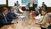 VUČIĆ SE SASTAO SA MARGARITOM ROBLES FERNANDES: Sledi ceremonija dodele odlikovanja porodici Milovana Jovanovića, poginulog u Libanu (VIDEO)