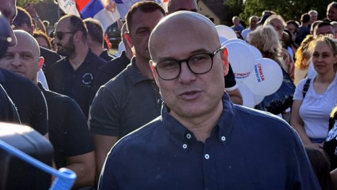 БЛОКАДЕРИ РАЗОТКРИВЕНИ! Вучевић поручио: Студентска листа без студената, све је сада јасно (ФОТО)