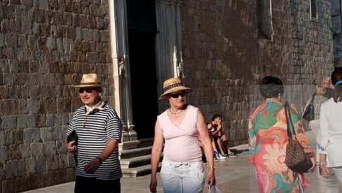 RAST NEZADOVOLJSTVA U KOMŠILUKU: Čak 70 posto Hrvata smatra da zemlja ide u pogrešnom smeru