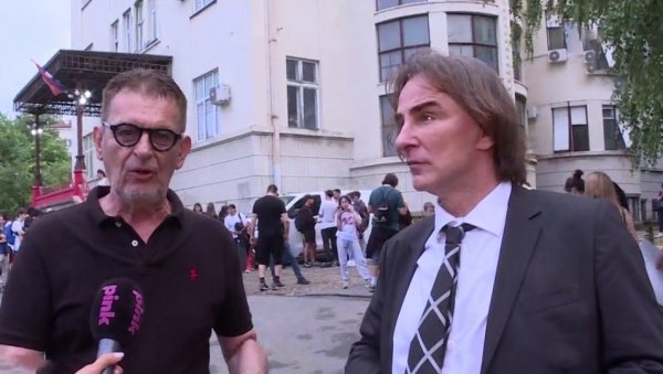 ТРАДИЦИЈА ДУГА ВИШЕ ОД 20 ГОДИНА! Жељко Митровић и овог лета обрадовао децу без родитељског старања - Море, џепарац и успомене које се памте