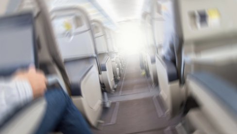 NEZAPAMĆENA DRAMA U AVIONU: 165 putnika ostalo bez vazduha - curela im krv iz nosa