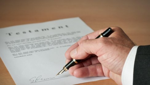 POSTOJI I BESPLATNA OPCIJA: Da li testament mora da se sastavi kod javnog beležnika i koliko to košta?
