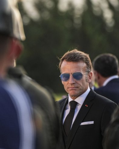 КАМЕРЕ ЗАБЕЛЕЖИЛЕ СУСРЕТ МАКРОНА И ЕМИНЕ ЕРДОГАН: Сви брује о овом потезу француског председника (ВИДЕО)