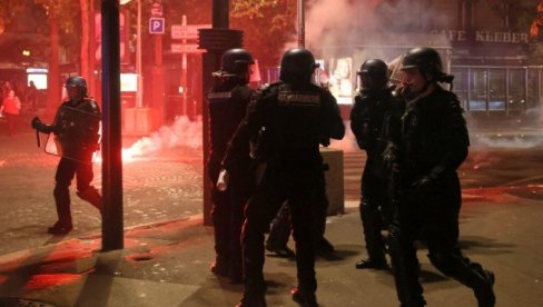 DOZVOLA ZA UBIJANJE ILI ZAŠTITA POLICIJE? Usvojeni zakon o upotrebi oružja podelio Francusku