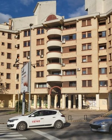 СТАНОВИ ЗА БАГАТЕЛУ: Поништени закони по којима су црногорски функционери стицали некретнине
