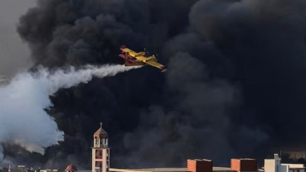 ВЕЛИКИ ПОЖАР КОД АТИНЕ: Повређено најмање 11 особа (ФОТО)