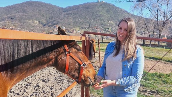 СВАКОГ ДАНА СТРАХУЈУ ОД НОВОГ ПОЖАРА: Страх породице Грујић из Вршца, којој је ватра прошле године уништила ергелу