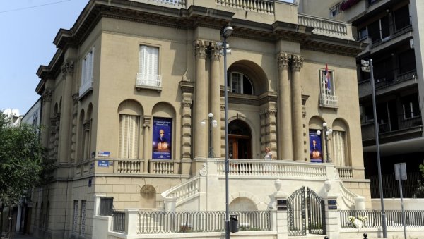 НИКОЛА ТЕСЛА ПРИПАДА И ПРОШЛОСТИ  И БУДУЋНОСТИ: И за 170 година од рођења научника гужве у музеју који носи његово име (ФОТО)