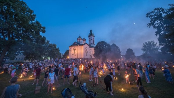 ПОДРИЊЕ ЋЕ ОБАСЈАТИ ЛИЛЕ УОЧИ ПЕТРОВДАНА: Фестивал ЛилаЛо се одржава девети пут у Лозници, Тршићу и Бањи Ковиљачи