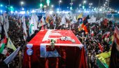 САХРАЊЕН АЛИ ХАМНЕИ: Последњи испраћај у Мешхеду, одјекивали повици „Смрт Америци“ и „Смрт Израелу“