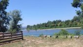 УЖАС У СРЕБРЕНИЦИ: Тело Србина пронађено на њиви поред Дрине (ФОТО)