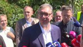 OVO ZNAČI ŽIVOT ZA OVO SELO I LJUDE: Vučić obilazi završne radove na deonici između Gornjih i Donjih Sinkovaca (VIDEO)