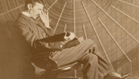 TESLA I VLADIKA NIKOLAJ VODILI SU RAZGOVOR KOJI SE I DANAS PREPRIČAVA: Sve je počelo jednim pitanjem