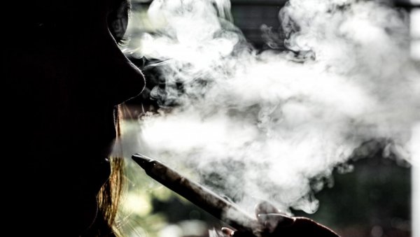 ВЕЛИКА КОНТРОЛА У СРБИЈИ: Са тржишта повучено скоро 25.000 електронских цигарета