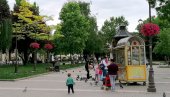 ПЕТИЦИЈОМ ПРОТИВ СКУТЕРА: Електрична возила угрожавају безбедност пешака на трговима у Вршцу