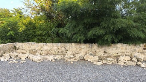 МАЦОЛОМ УДАРИЛИ ПО ИСТОРИЈИ: Оштећено археолошко налазиште из римског доба Анине