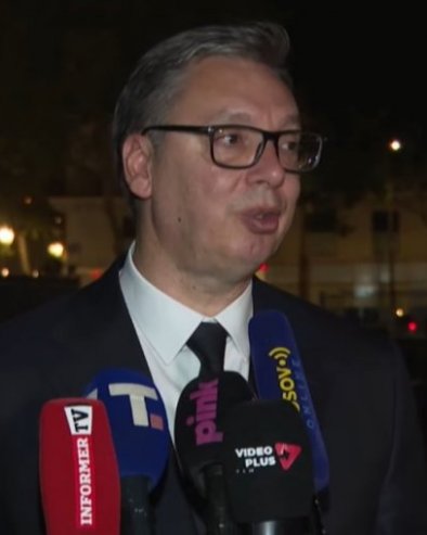 ЖАО МИ ЈЕ КАД ВИДИМ ДА У СРБИЈИ ПОСТОЈЕ ЉУДИ КОЈИ НЕ ВОЛЕ СВОЈУ ЗЕМЉУ Вучић из Париза: И кад имам другачији став, не морам никог да вређам