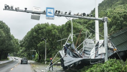 ХАОС КАКАВ КИНА НЕ ПАМТИ: Евакуисано још 260.000 људи, страхује се да ће ситуација додатно да се погорша (ФОТО)