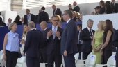 ВЕЛИКА ЧАСТ ЗА СРБИЈУ У ПАРИЗУ: Председник Вучић на паради седи у првом реду (ФОТО)