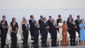 VELIKA ČAST ZA SRBIJU: Predsednik Vučić na paradi u Parizu sedi u prvom redu (FOTO)