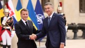 ПЛЕНКОВИЋ ПЕЦНУО МИЛАНОВИЋА ИЗ ПАРИЗА: Није добро да је победничка војска неинформисана о најважнијим процесима у Европи