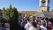 БОГАТСТВО ЈЕ ДАВАТИ, А НЕ ПРИСВАЈАТИ: Манастир Светих врачева Козме и Дамјана у Зочишту обележио славу (ФОТО)
