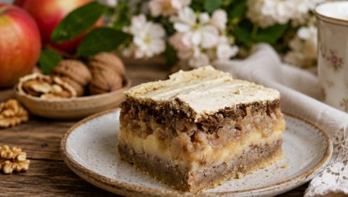 MILOPITA: Kremasti kolač od jabuka i oraha