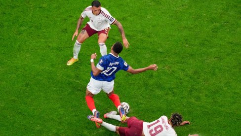 PANIKA U ŠPANIJI PRED FINALE MUNDIJALA: Dvojica mnogo važnih igrača odvojeno odradili trening (VIDEO)