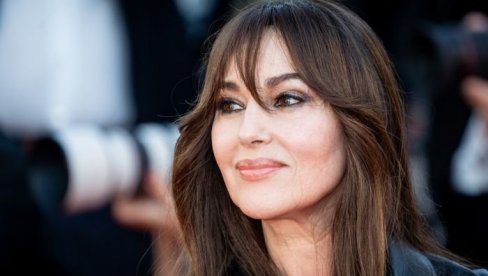 KADA JE LEONI IZAŠLA NA PISTU, SVI SU ZANEMELI: I mlađa ćerka Monike Beluči postala manekenka