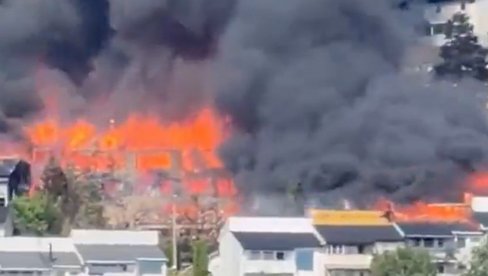 CRNI, GUSTI DIM PREKRIO NEBO: Stravičan požar, evakuisano na stotine ljudi (VIDEO)