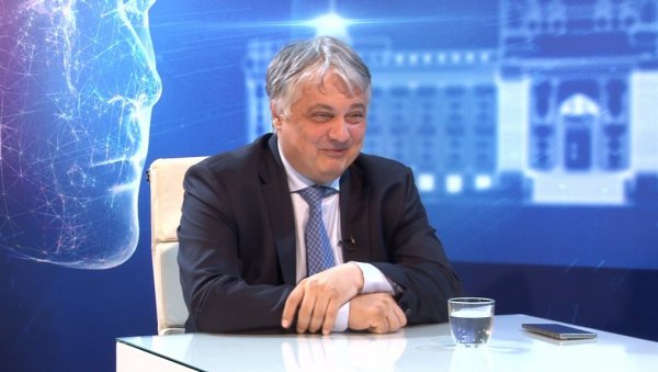 ЛУЧИЋ О РЕКОРДНИМ РЕЗУЛТАТИМА: Телеком Србија очекује приход од готово 3 милијарди евра