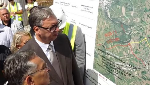 PREDSEDNIK VUČIĆ: Uloženo mnogo u puteve, problemi moraju da se rešavaju