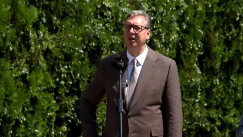 VUČIĆ U SVILAJNCU Predsednik poručio građanima: Čuvaćemo radna mesta (VIDEO)