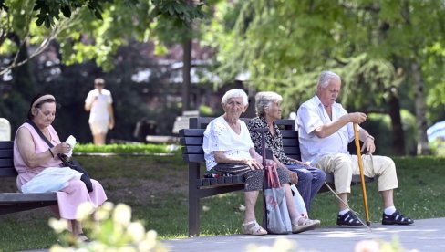 СТИЖЕ 30.000 ВАУЧЕРА ЗА ПЕНЗИОНЕРЕ! Важна одлука Владе: Опредељено чак 300 милиона динара
