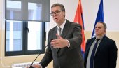 ПРЕДСЕДНИК ПОСТАВИО БЛОКАДЕРСКИ ДАНАС НА МЕСТО: Ако не видите успехе Србије, могу да вам посудим моје наочаре