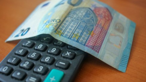 ДОЗВОЉЕНИ МИНУС ИЛИ КЕШ КРЕДИТ: Ево шта је исплативије када зафали новца - Већина бира погрешно!