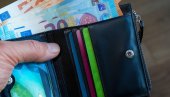ДА ЛИ ЧЕКОВИ ОДЛАЗЕ У ИСТОРИЈУ? НБС открива зашто их грађани још чувају у новчанику
