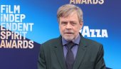 МАРК ХАМИЛ ДОЖИВЕО НЕВИЂЕНИ БЛАМ: Спале му панталоне док је држао говор (ВИДЕО)