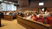 У КАСИ ЧАК 55 МИЛИЈАРДИ: Историјски буџет Новог Сада омогућава бесплатне уџбенике, одржавање школа...