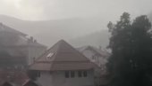 CRNO NEBO NAD SIRINIĆKOM ŽUPOM: Dramatični snimci jakog nevremena i grada (FOTO/VIDEO)