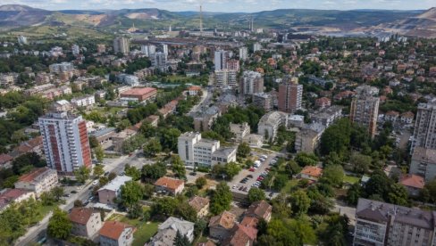 БОР ИЗМЕЂУ ИНВЕСТИЦИЈА И НОВИХ ПРИЛИКА: МОГУ ЛИ МЛАДИ У СВОМ ГРАДУ ДА ГРАДЕ БУДУЋНОСТ?