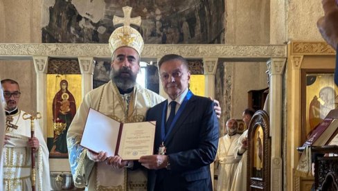 Mitropolit Metodije odlikovao akademika prof. dr Milovana Bojića u manastiru Đurđevi Stupovi