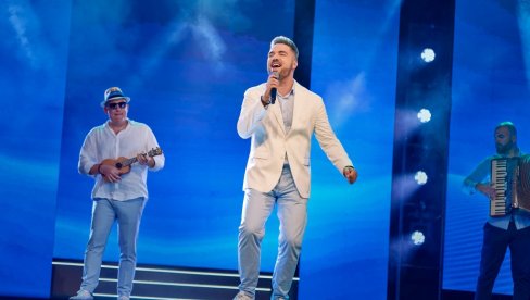 МОЈЕ МОРЕ: Певач са Ацом Софронијевићем изазвао буру емоција (ФОТО)