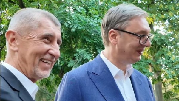 УЗ ДОМАЋИНСКУ ТРПЕЗУ ДО ЈОШ ЧВРШЋИХ ВЕЗА: Председник Вучић приредио вечеру Андреју Бабишу у част  (ВИДЕО)