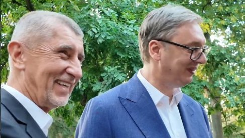 УЗ ДОМАЋИНСКУ ТРПЕЗУ ДО ЈОШ ЧВРШЋИХ ВЕЗА: Председник Вучић приредио вечеру Андреју Бабишу у част  (ВИДЕО)