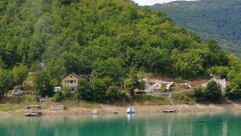 NEK ME UBIJU, PA RUŠE KUĆU: Novosti kod jezera Gazivode, gde terorišu Srbe uništavanjem njihove imovine